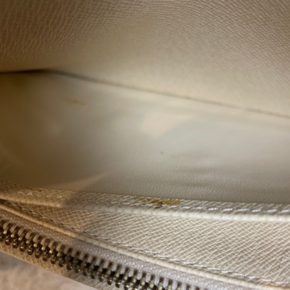 Authentic lv wallet on chain - Picture 9 of 9